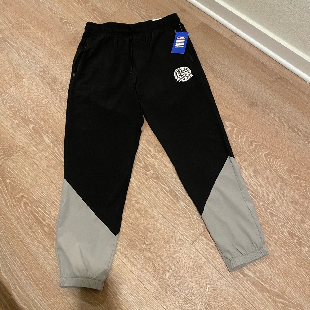 NWT Men’s NBA black gray jogger pants